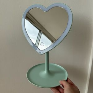 Urban Outfitters Home - Heart Mirror